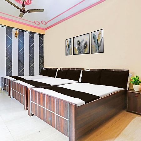 Hotel O Arvi Guest House Varanasi Esterno foto