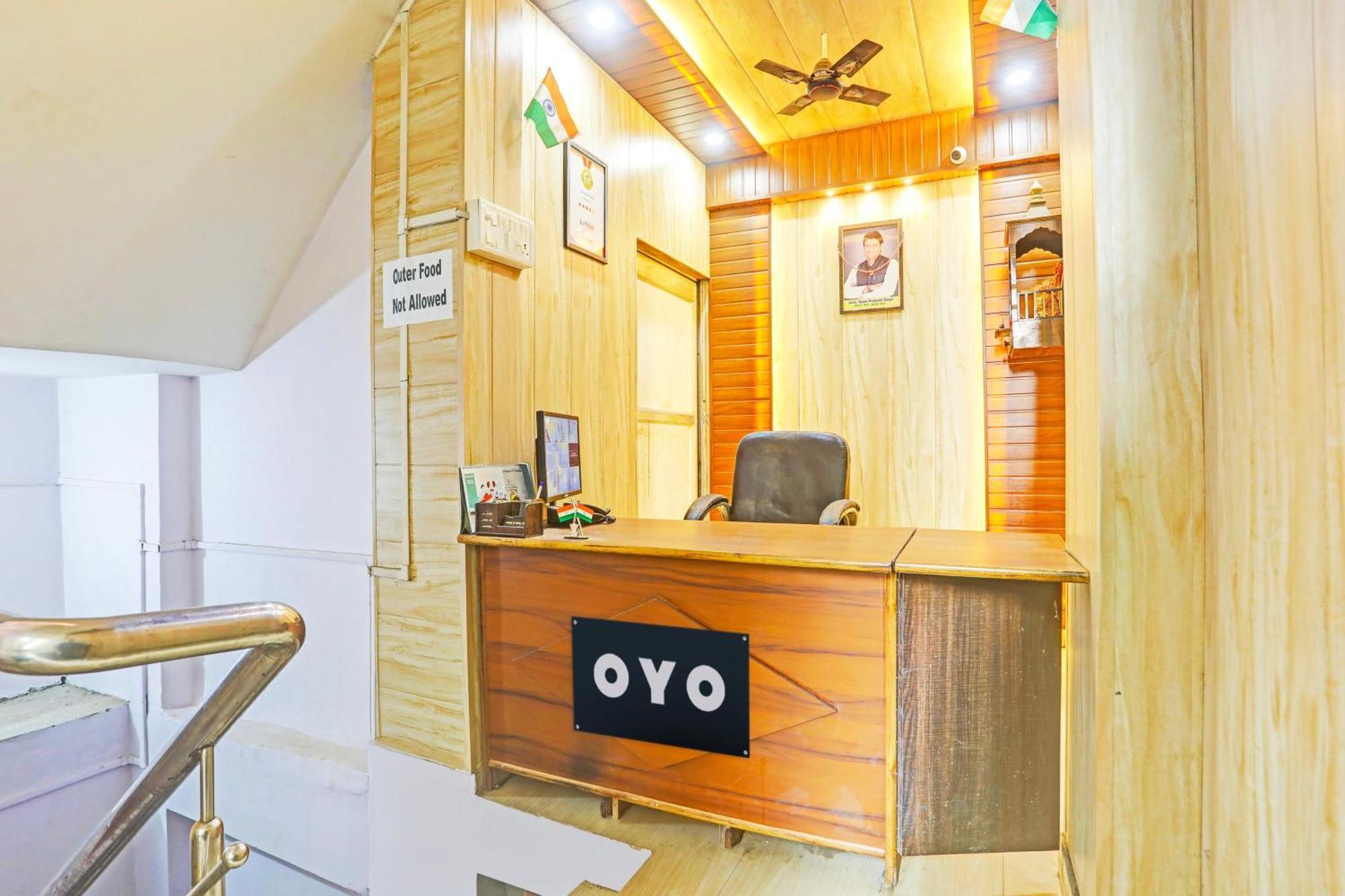Hotel O Arvi Guest House Varanasi Esterno foto