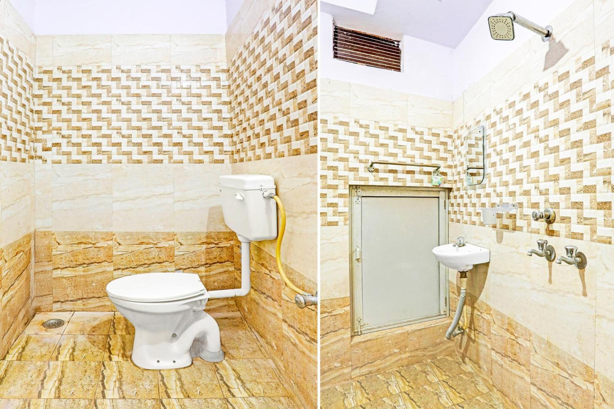 Hotel O Arvi Guest House Varanasi Esterno foto